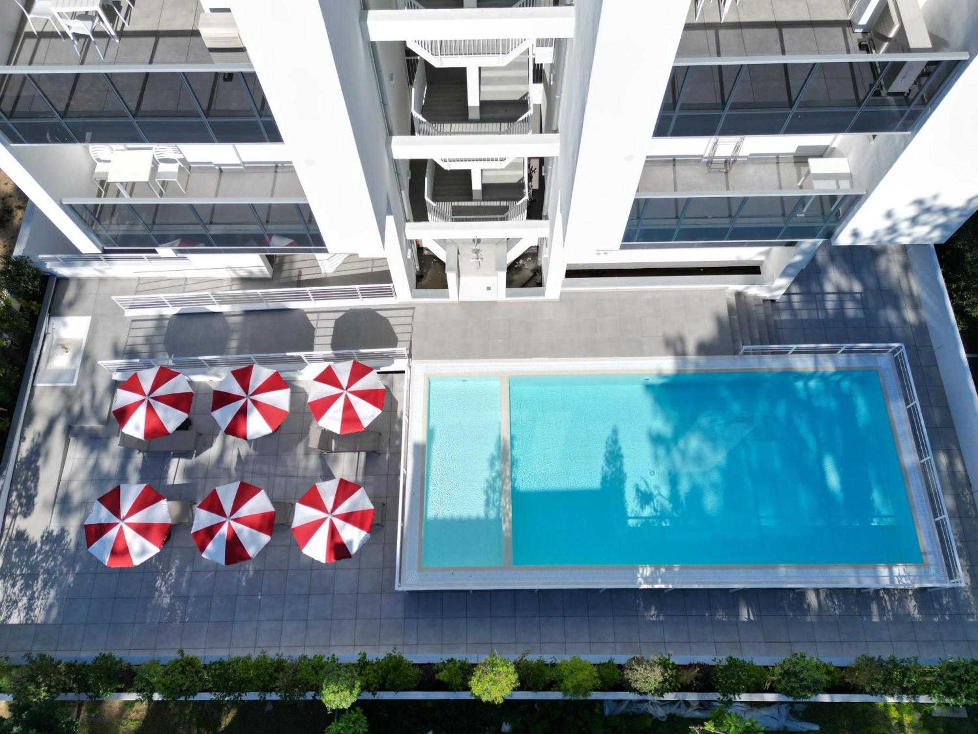 Nuovo Condominio Con Piscina E Garage Бибионе Экстерьер фото