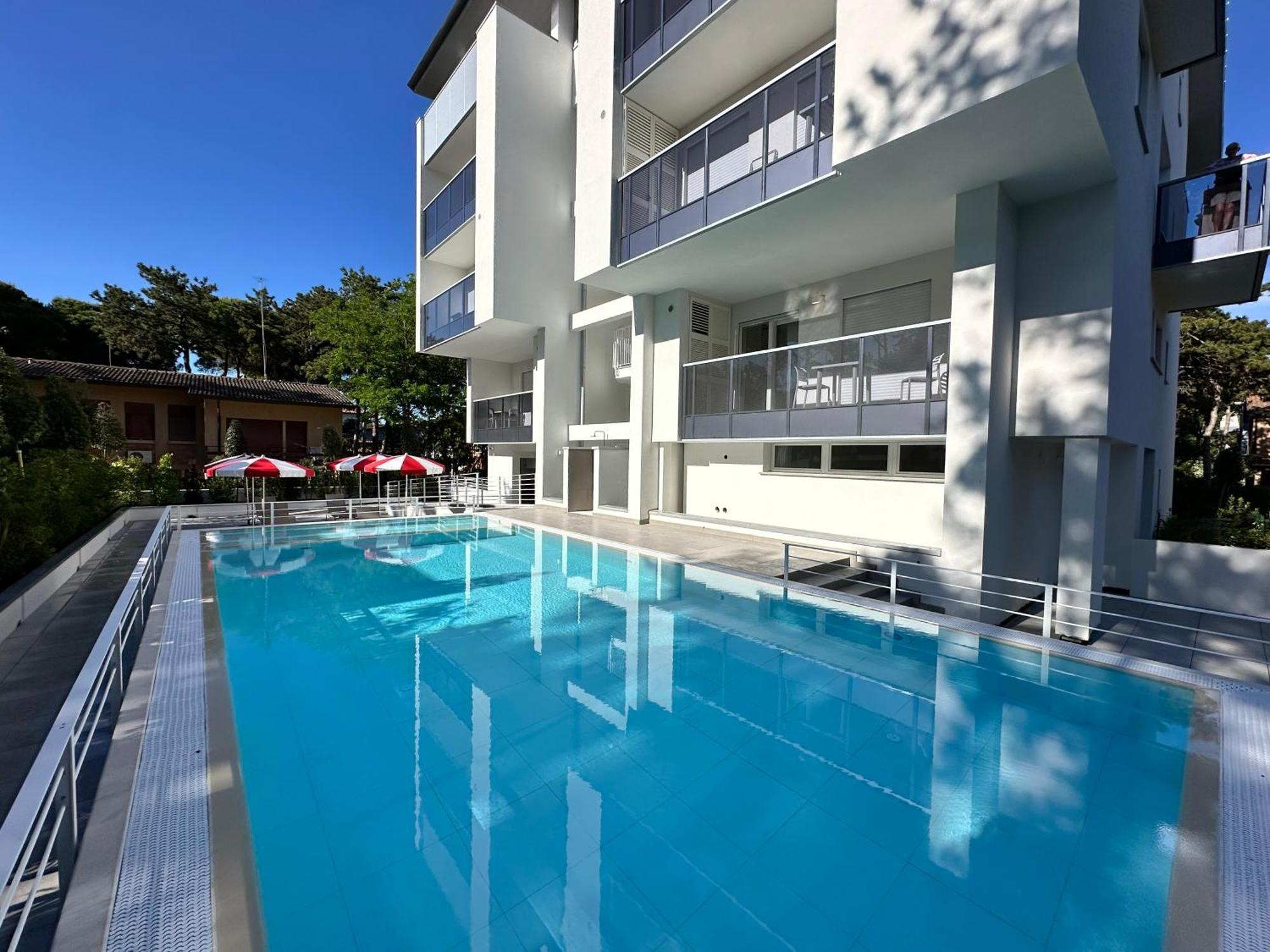 Nuovo Condominio Con Piscina E Garage Бибионе Экстерьер фото