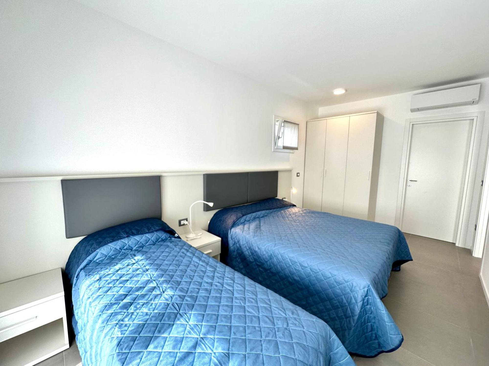 Nuovo Condominio Con Piscina E Garage Бибионе Экстерьер фото